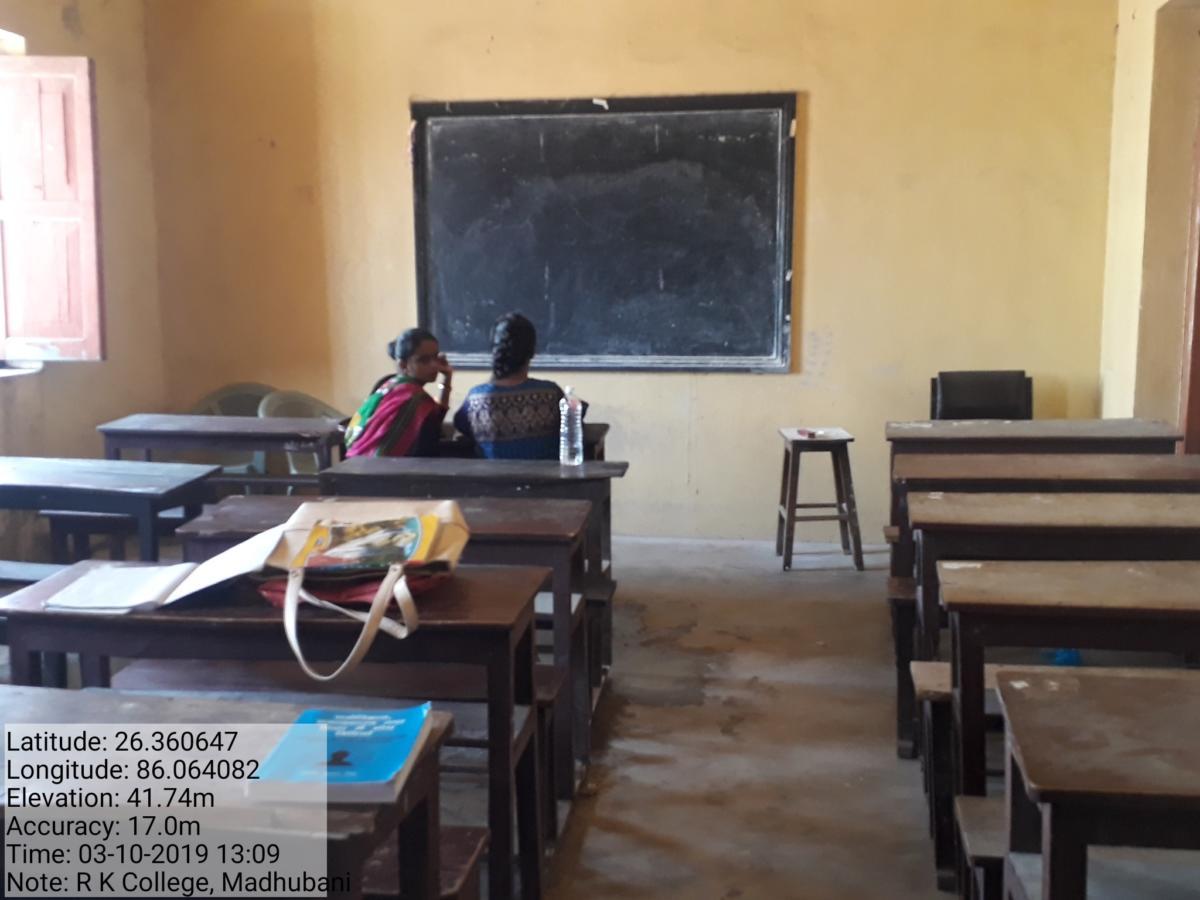 CLASS_ROOM_-18879c.jpg