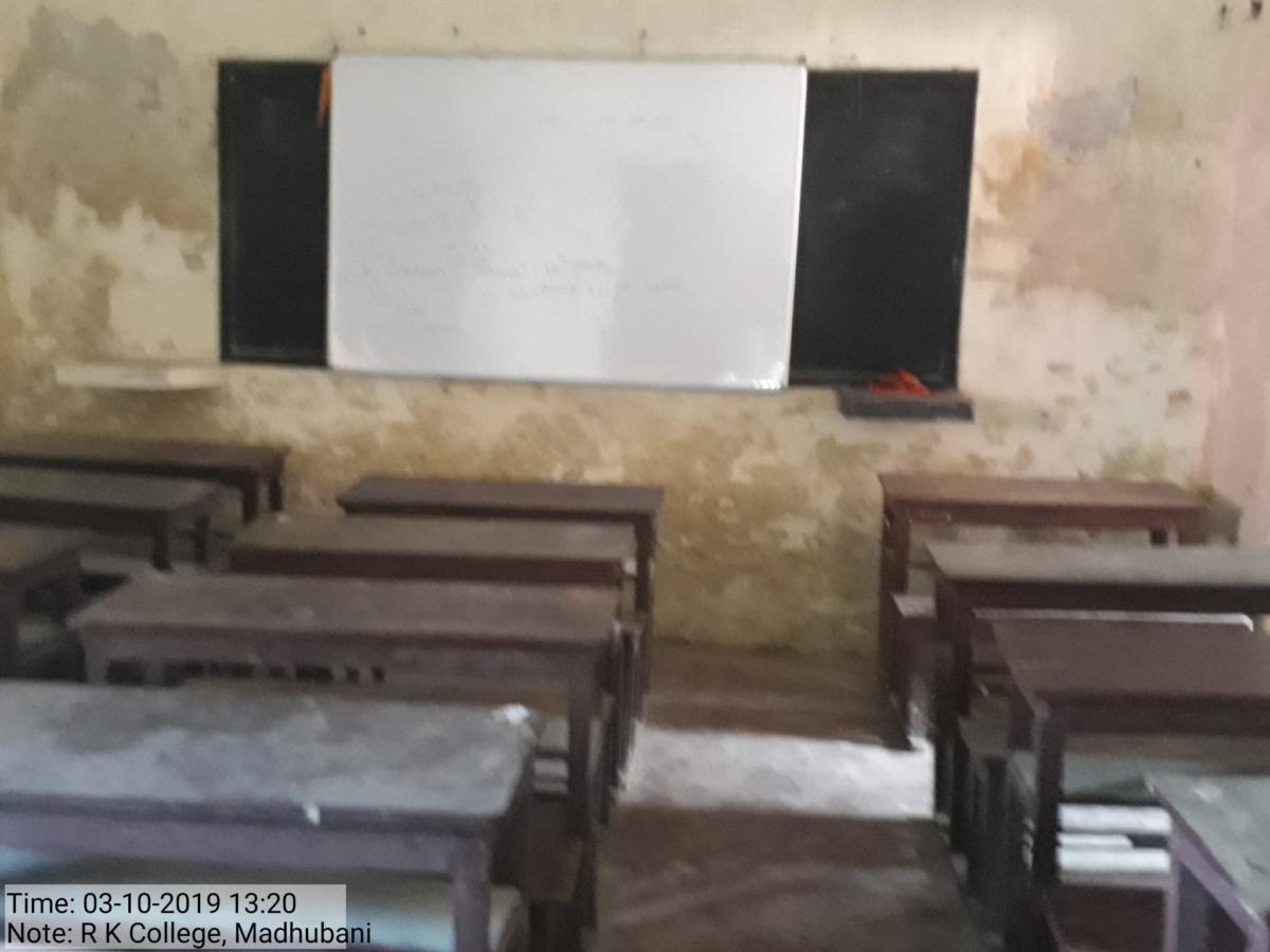CLASS_ROOM_-21879c.jpg