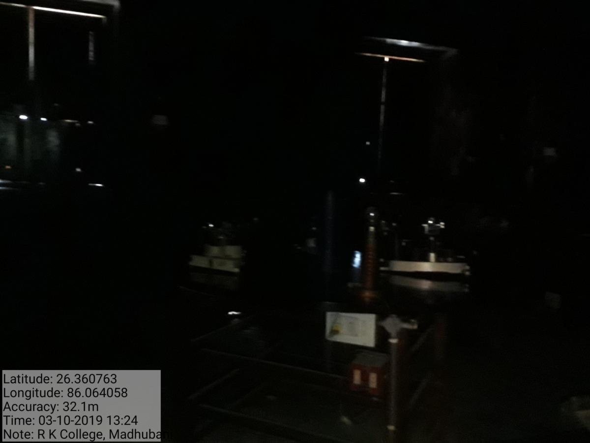 CLASS_ROOM_-23879c.jpg