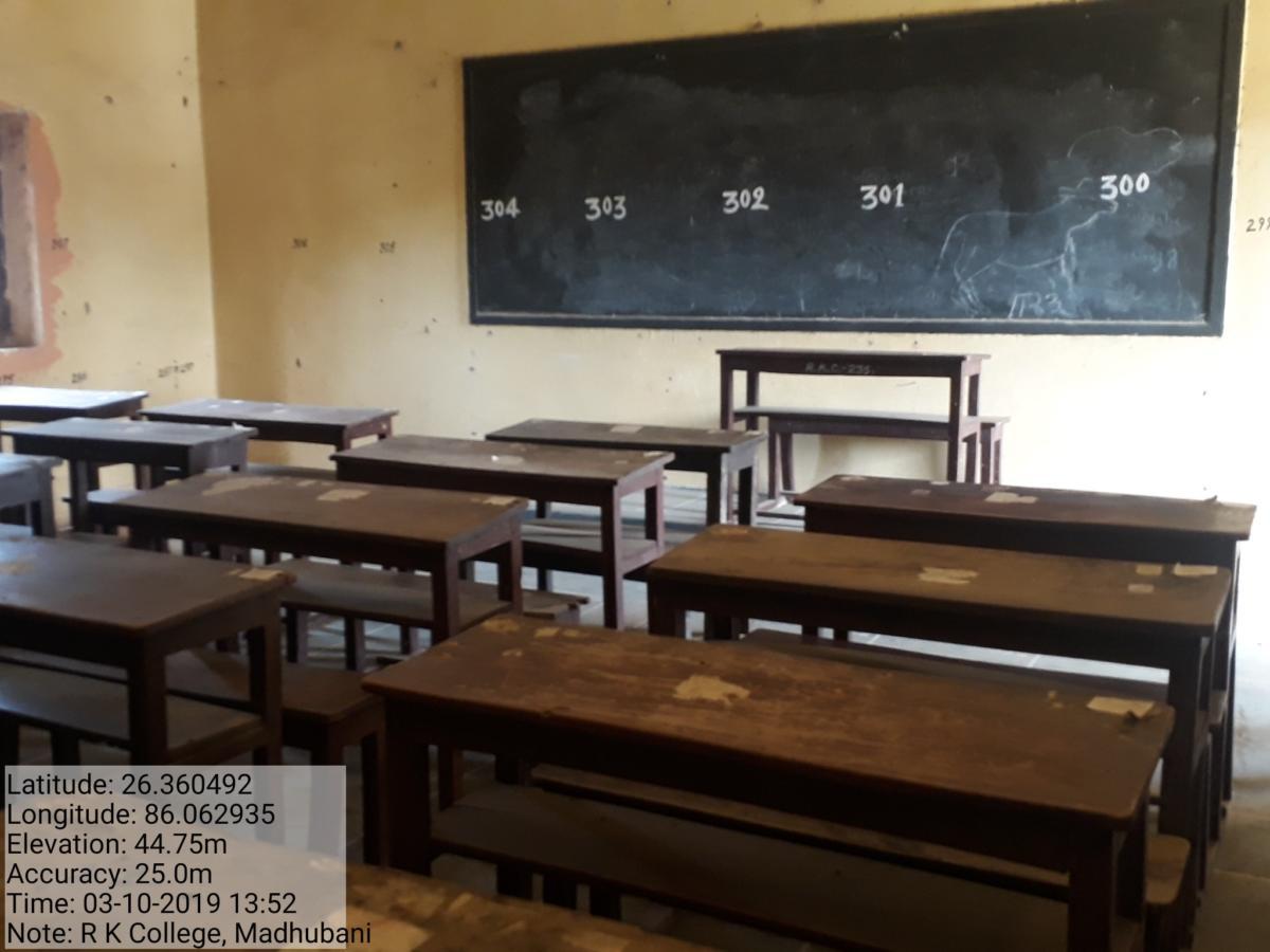 CLASS_ROOM_-33879c.jpg