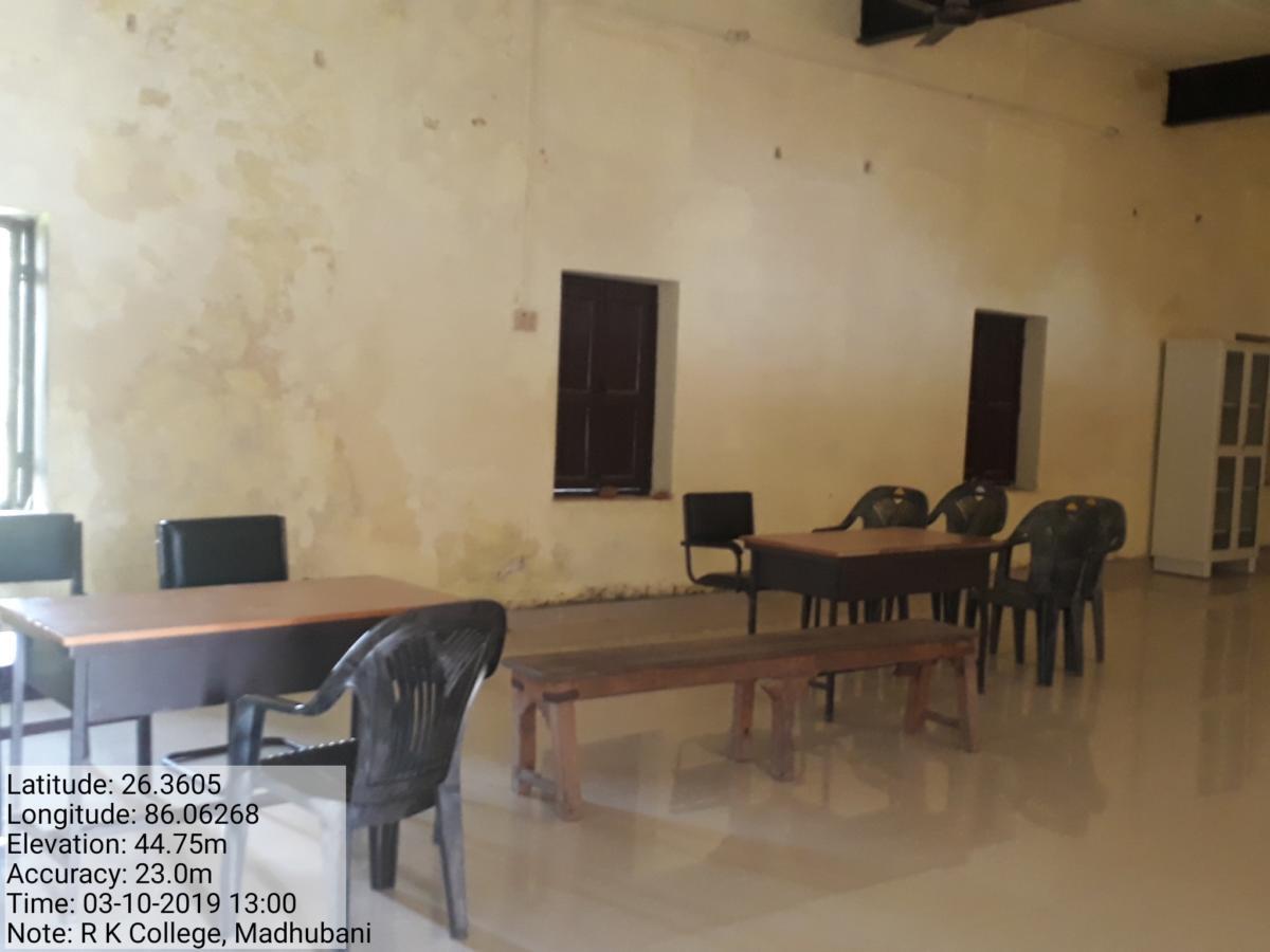 CLASS_ROOM_-7879c.jpg